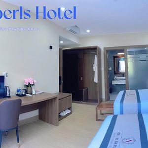 Sir Albert Beach Hotel